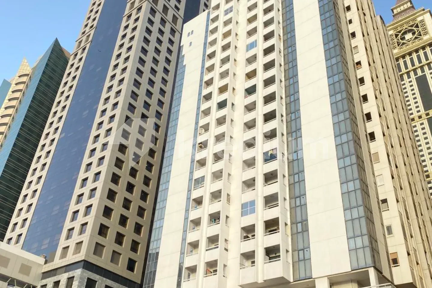 Sheikh Zayed Road: Al Safa Tower